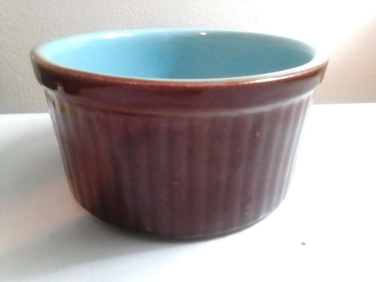 Vintage genuine English Stoneware Brown pottery glazed baking bowl. Open Casserole dish.