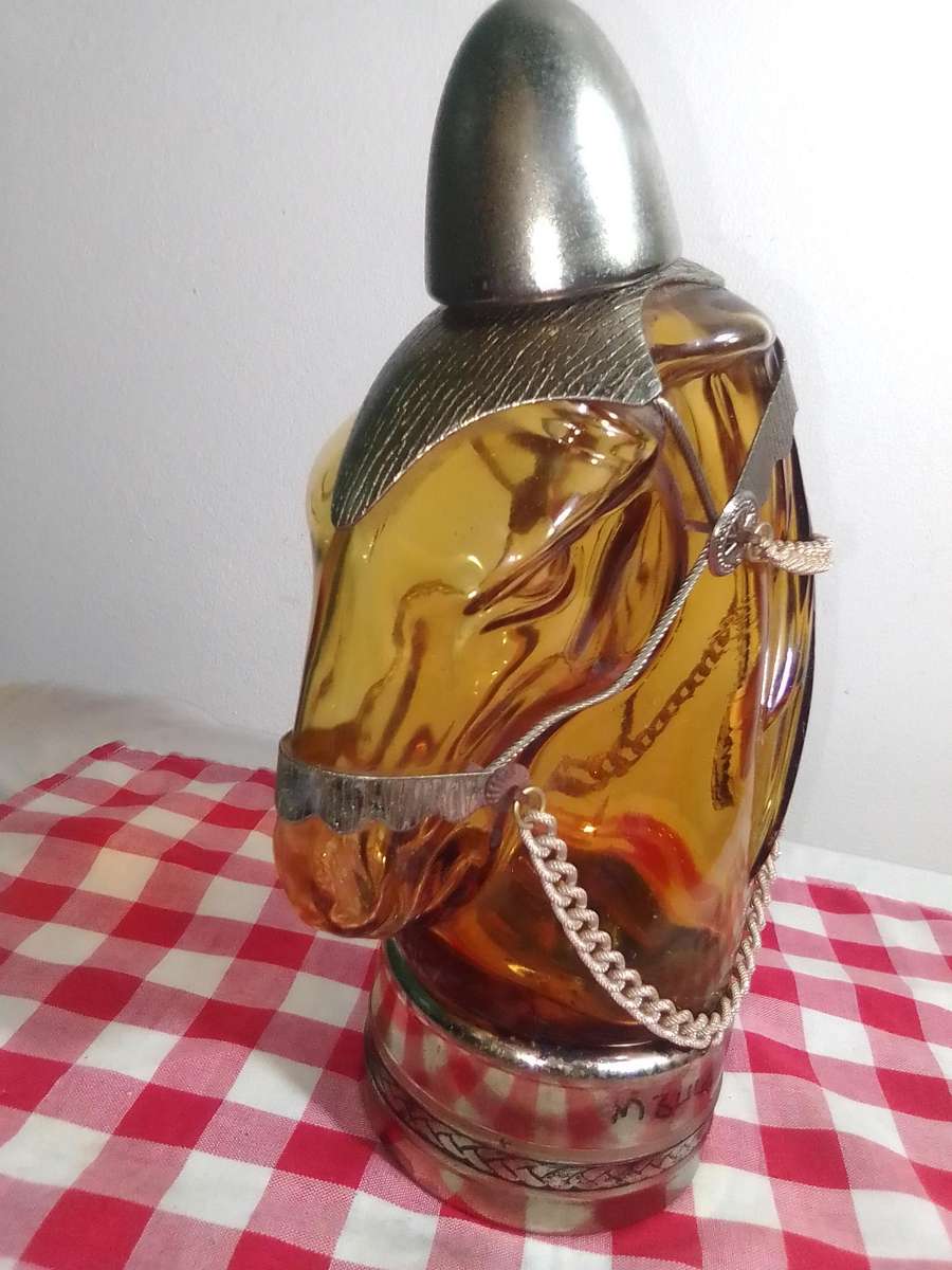 Vintage Glass Horse head shaped decanter music box. Decanter plays "how dry am I"