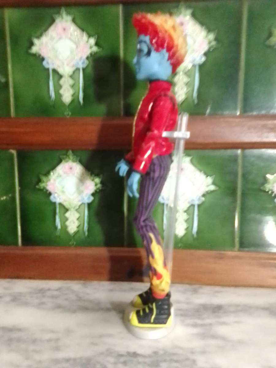 Rare 1st Edition Wave by Mattel. Monster High 2010 Yr. "HOLT HIDE" Where there's Smoke there's Me.
