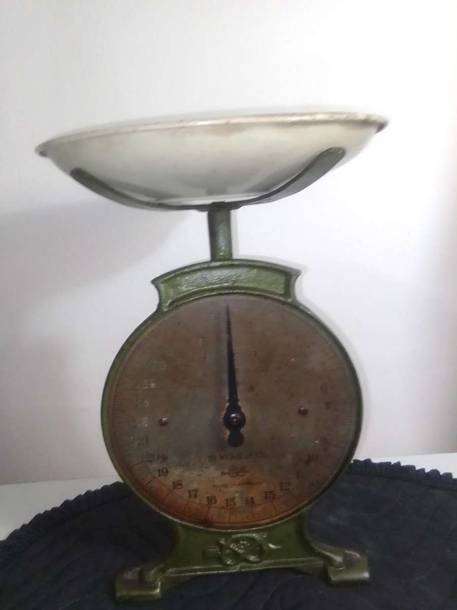 Antique 1930's Salter working rustic Cast Iron kitchen scale No46