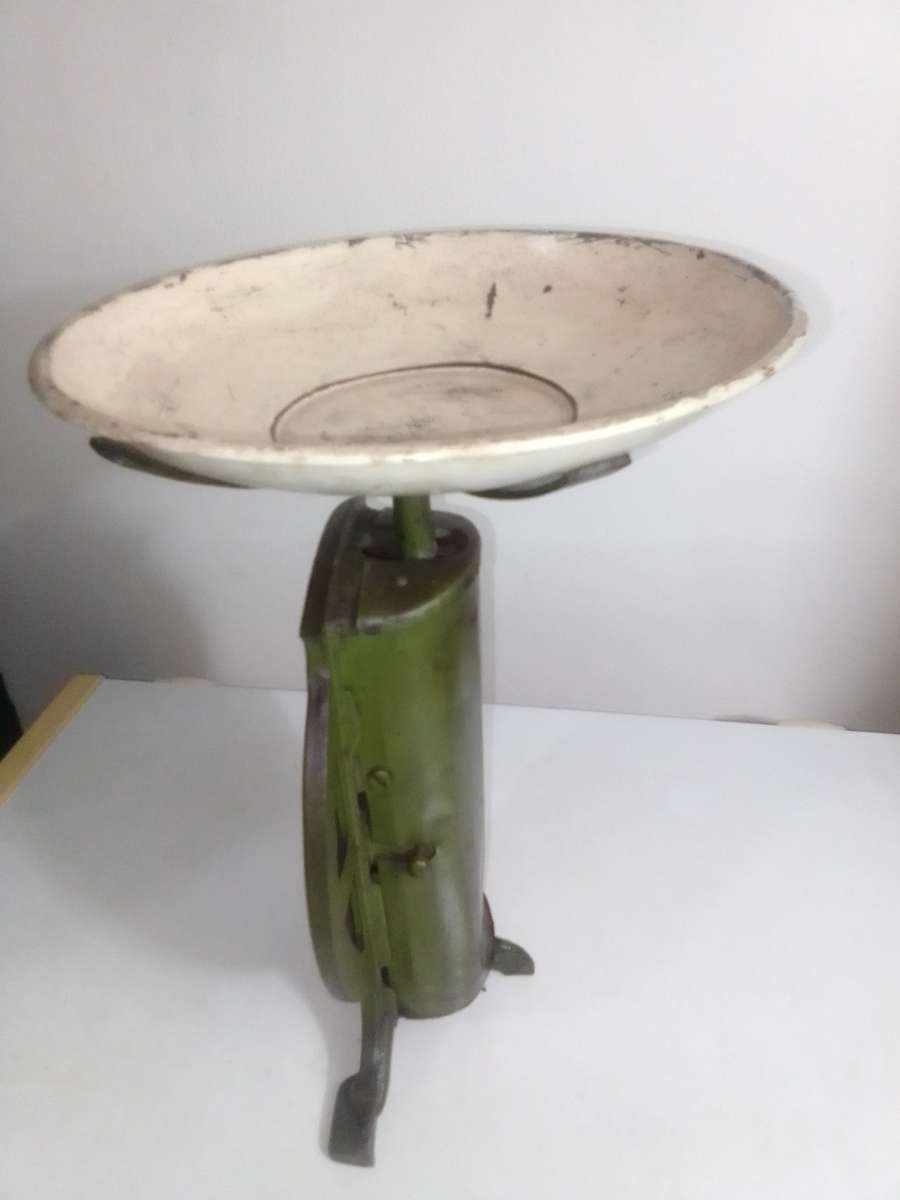 Antique 1930's Salter working rustic Cast Iron kitchen scale No46