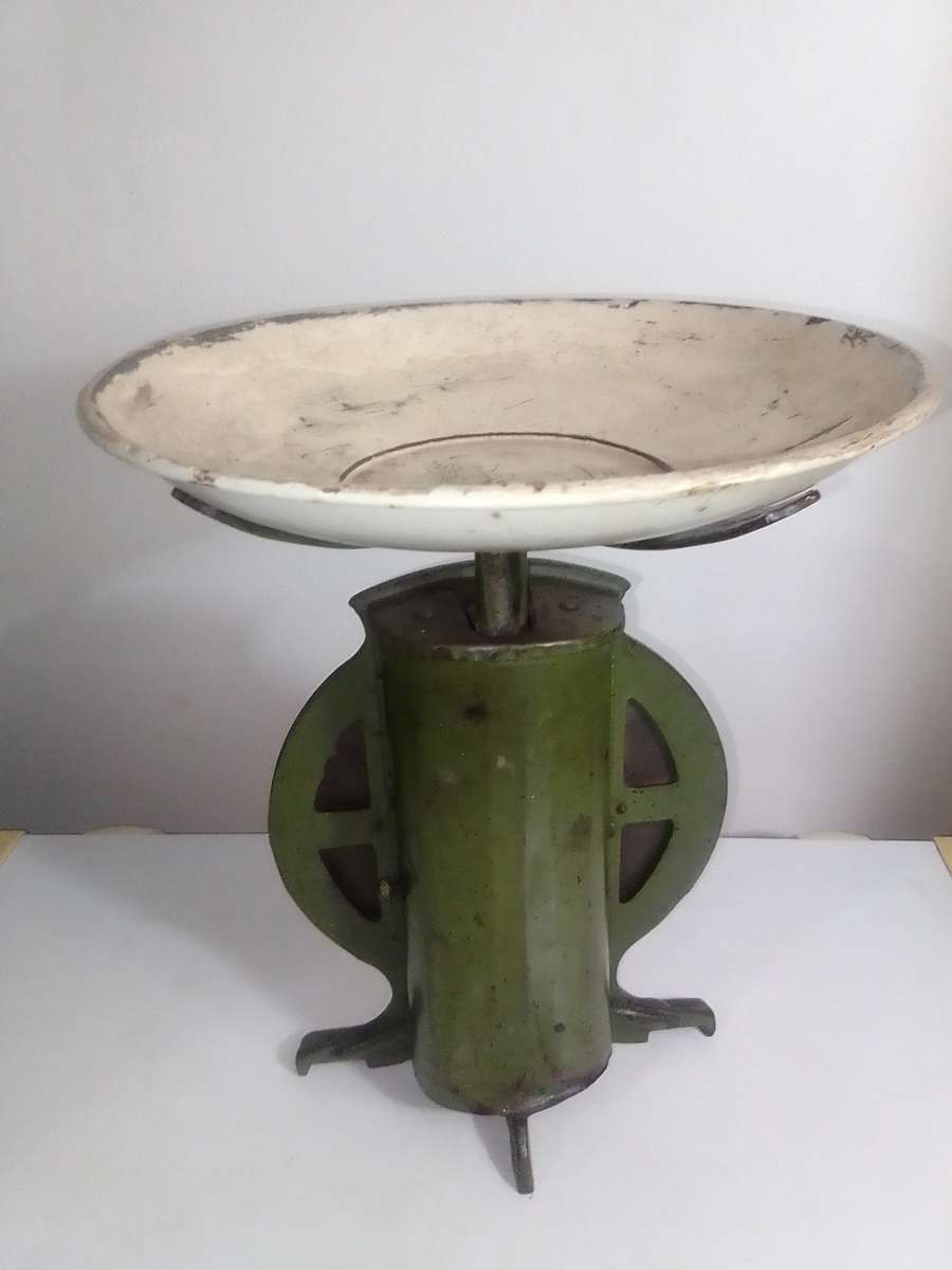 Antique 1930's Salter working rustic Cast Iron kitchen scale No46