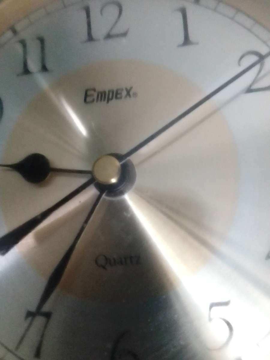 Vintage Banjo Barometer/Thermometer and a working Quarts clock.