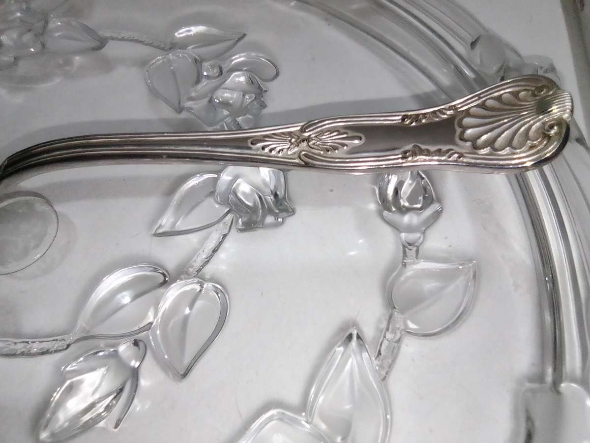 Mikasa Walther Glas Crystal Carmen Cake Plate Glass Floral Large Made In West German + Cake Lifter.