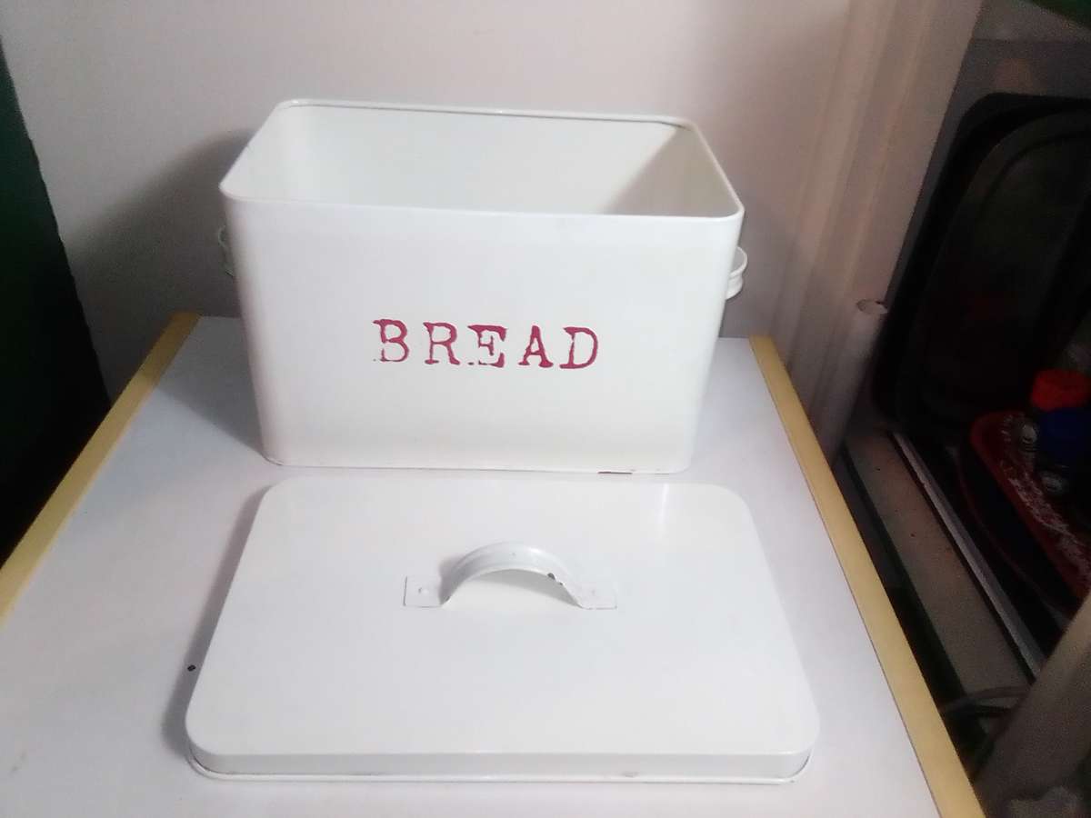 Large, lidded Red letters Bread white enamel bin to store a whole bread loaves, retro-style.