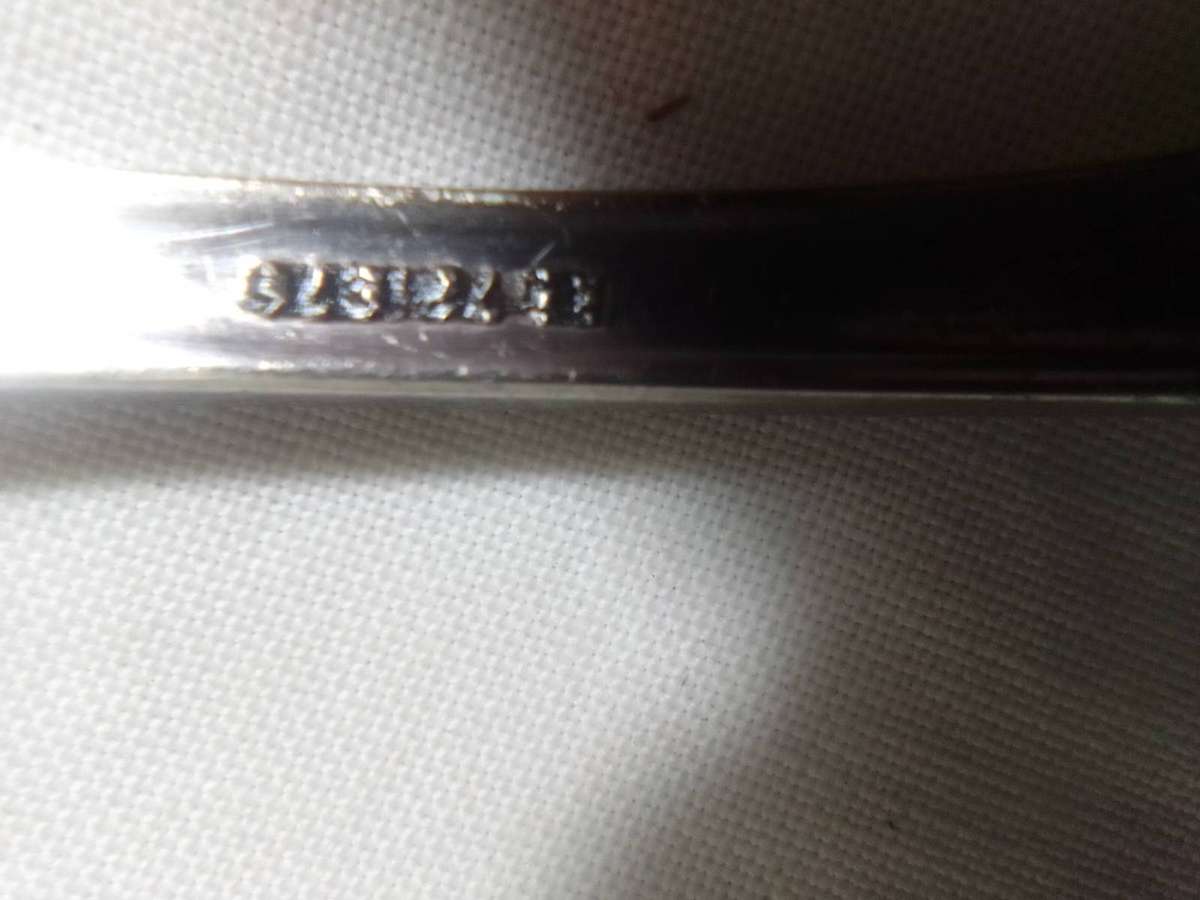 Old vintage boxed cutlery. 6 of each Knives & Forks 24units. Cake Lifter. 2 Salad Spoons, 4 Rests.