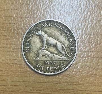 !!! Rhodesia and Nyasaland - 1957 Six pence !!!