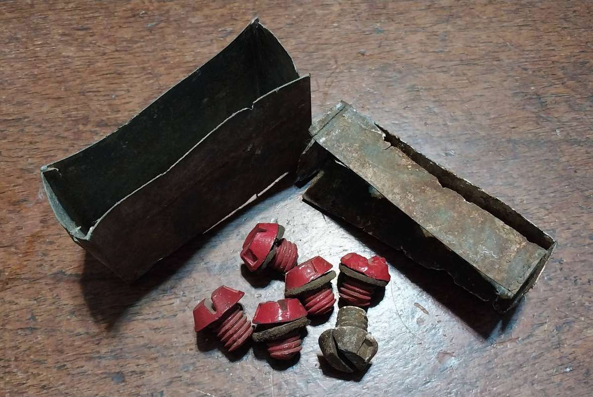 WW1 German hand greande fuze plugs