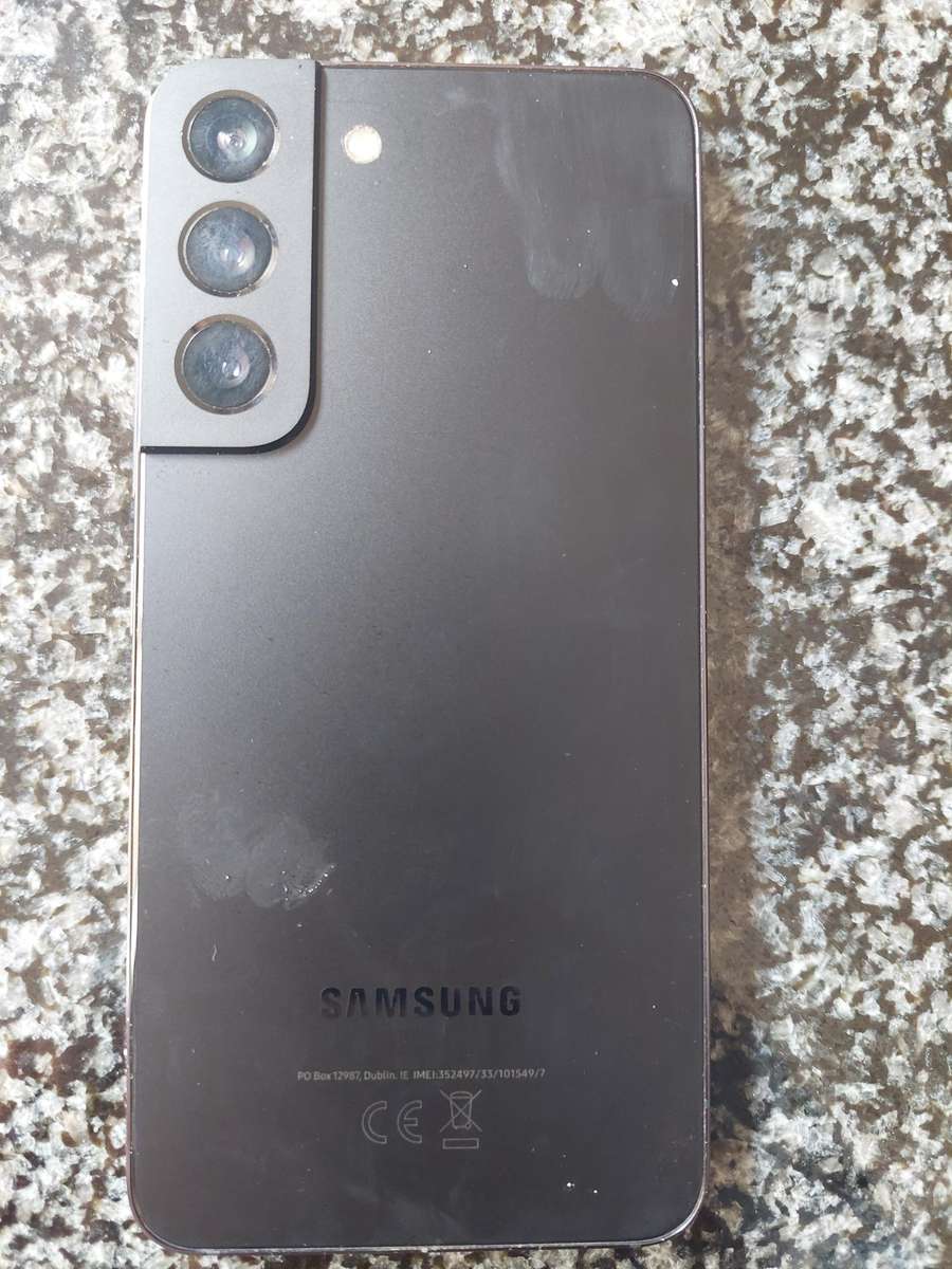 Samsung S22 , 256GB , 5G  . dual sim