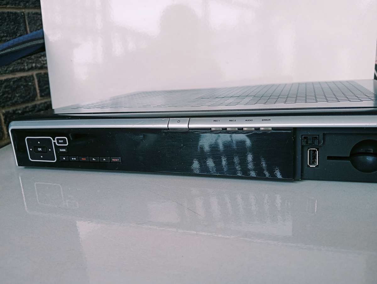 DStv HD PVR decoder Pace DT-PHI9100