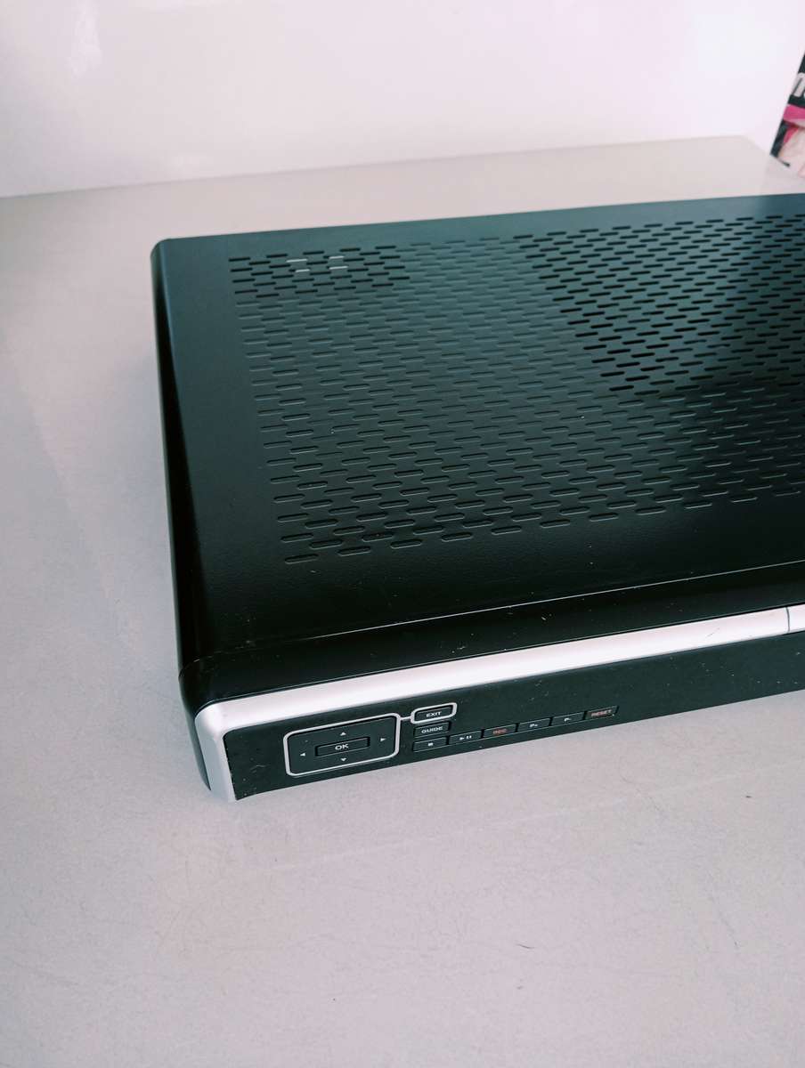 DStv HD PVR decoder Pace DT-PHI9100