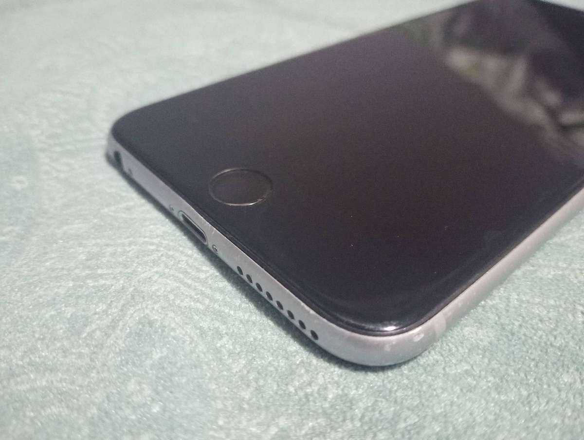 iPhone 6s plus 128gig late entry