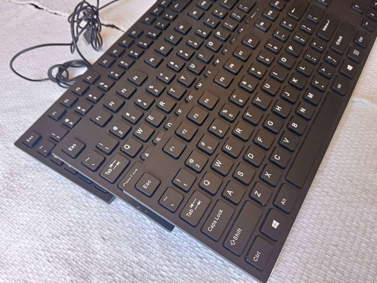 Mecer USB slim keyboard (SELLING LOT OF 11 UNITS) (ONE BID FOR ALL)