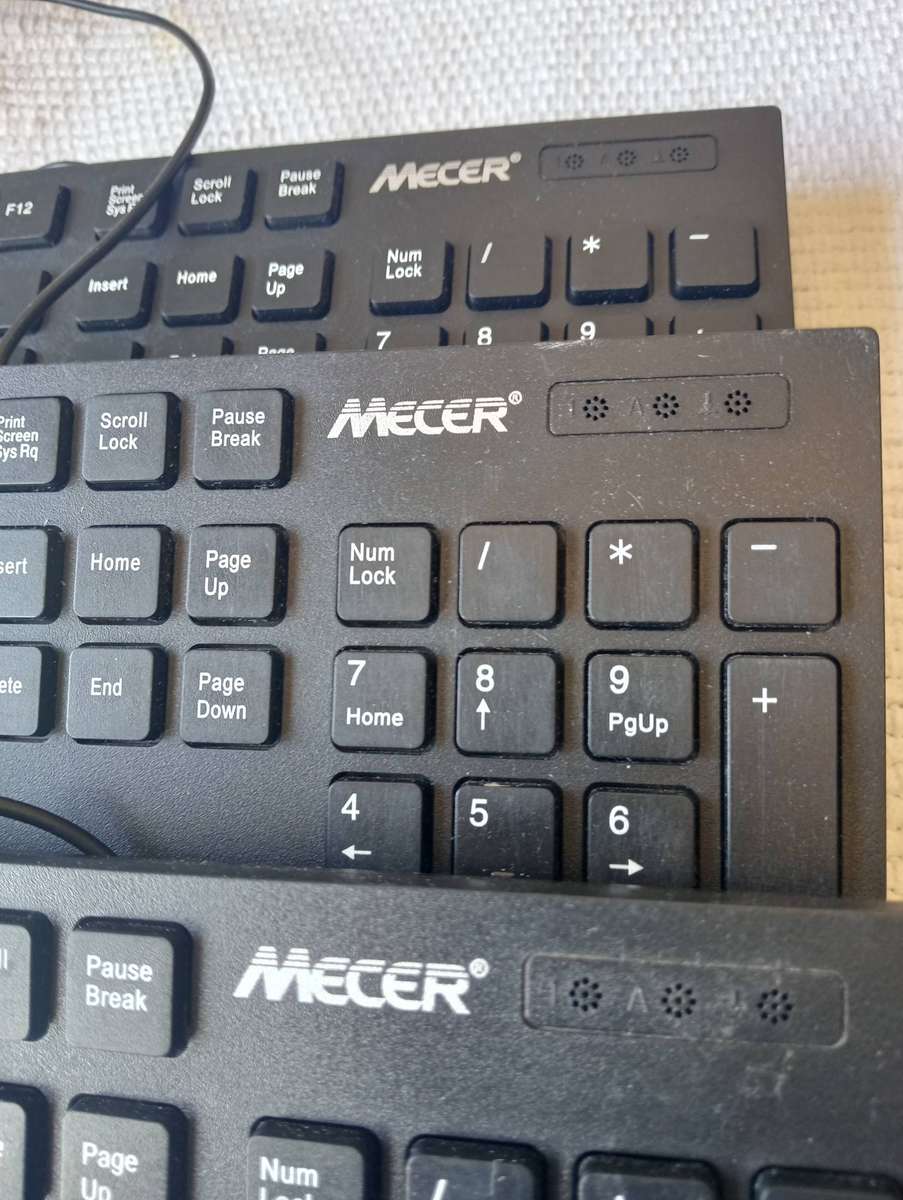 Mecer USB slim keyboard (SELLING LOT OF 11 UNITS) (ONE BID FOR ALL)