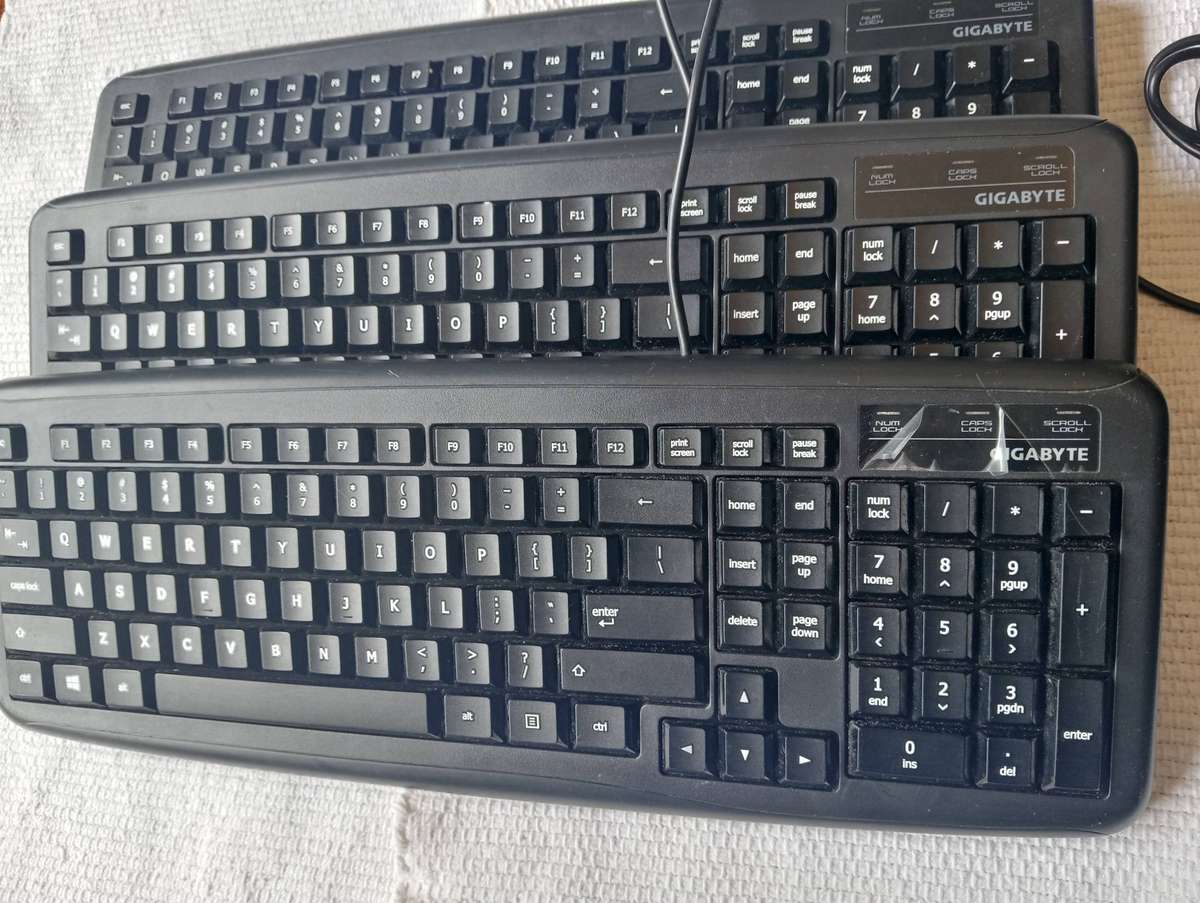 GIGABYTE KM5300 Keyboards (1 bid for 3 units)