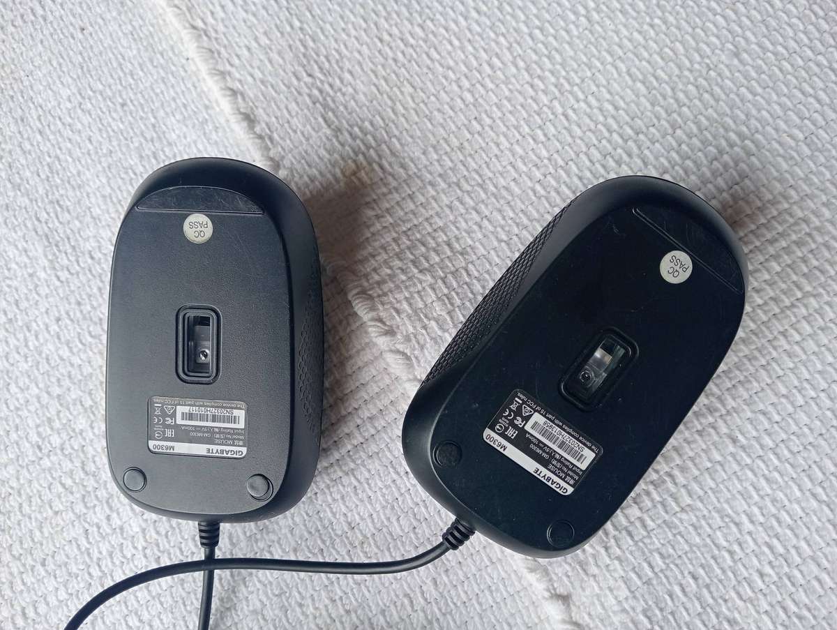 GIGABYTE M6300 mouse (one bid for 2 units)