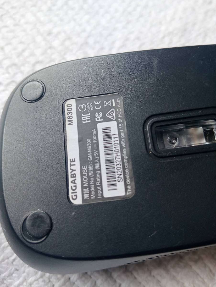 GIGABYTE M6300 mouse (one bid for 2 units)