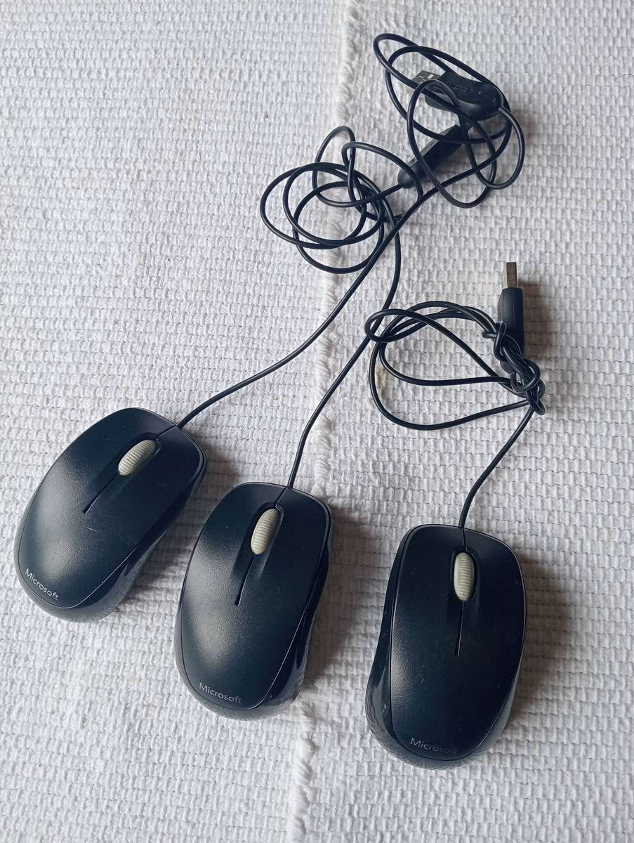 Microsoft Compact Optical Mouse mini sized 500 v2.0 (x3 units for one bid)