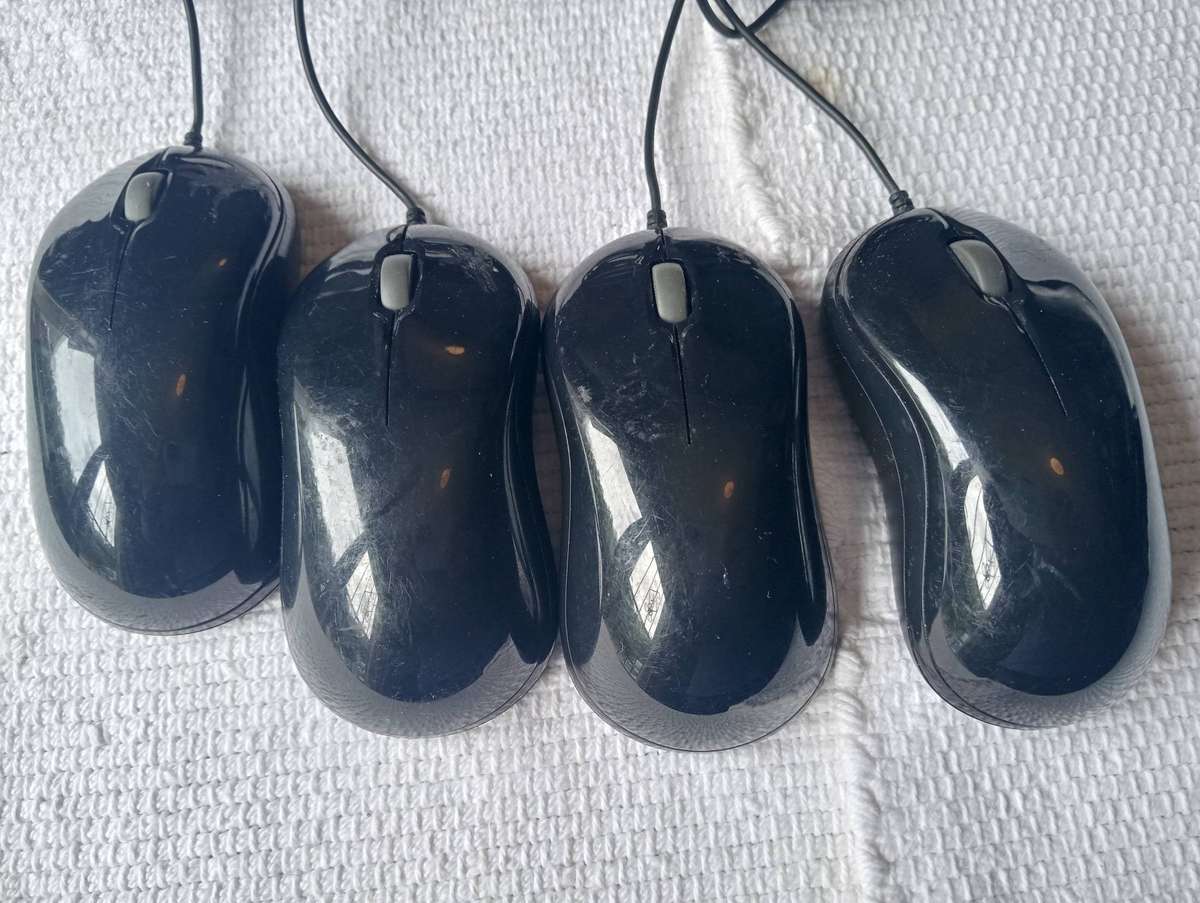 Gigabyte GM-M5050 Optical Mouse  4 Units in One Bid