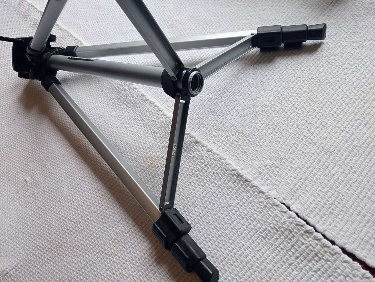 Takara Tripod TP-1000