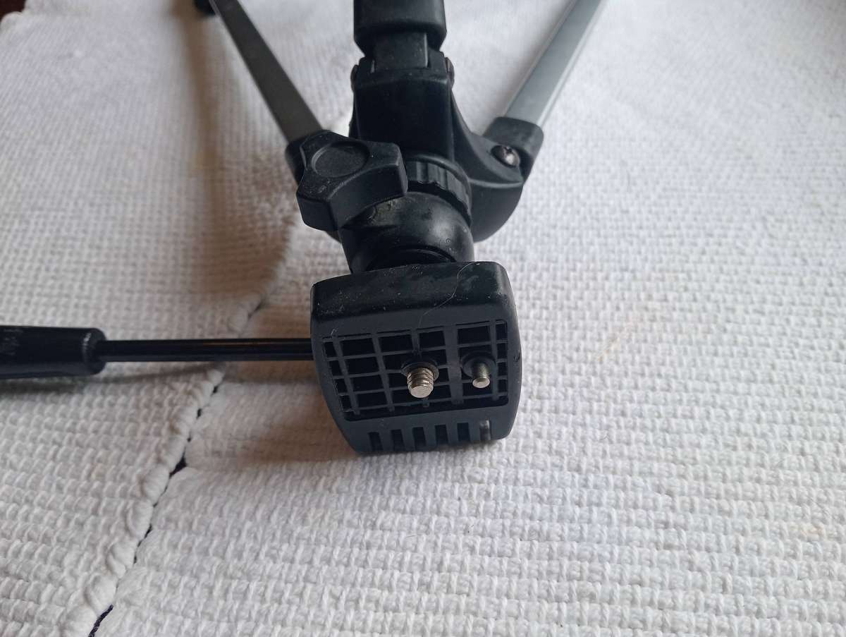 Takara Tripod TP-1000