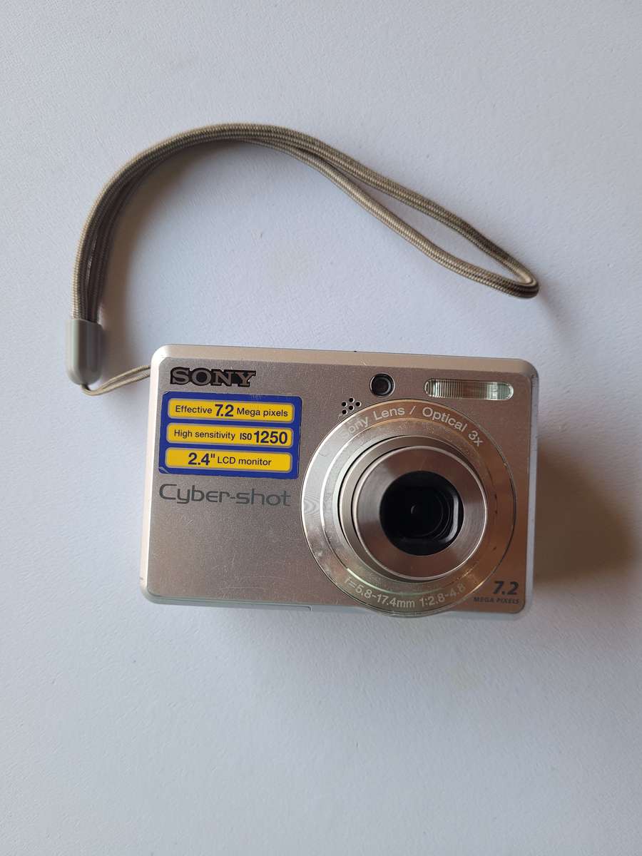 SONY CYBER-SHOT CAMERA