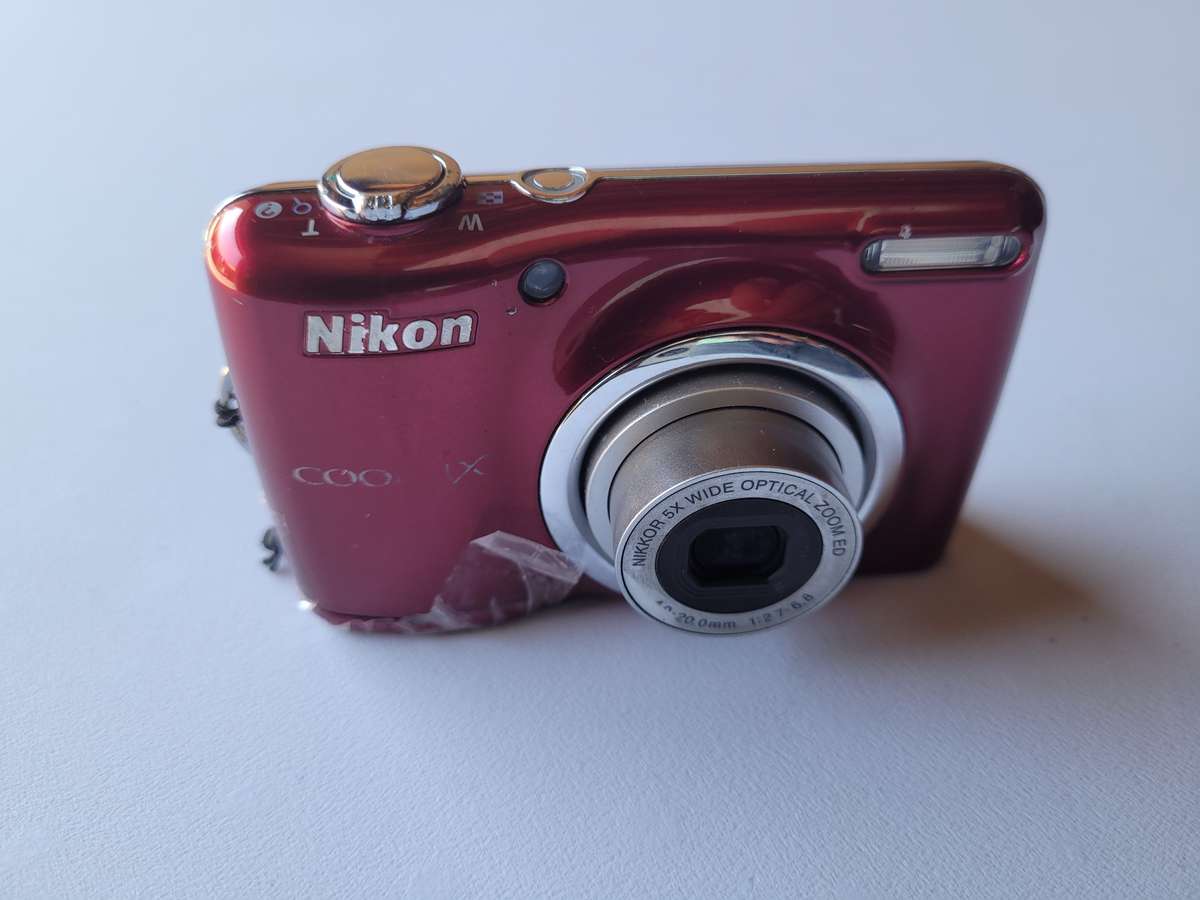 NIKON COOLPIX CAMERA