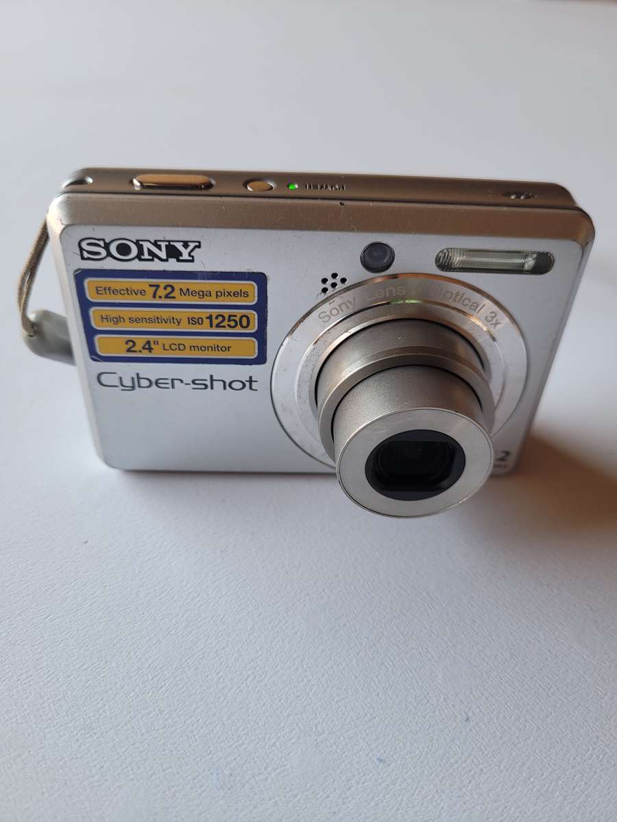 SONY CYBER-SHOT CAMERA