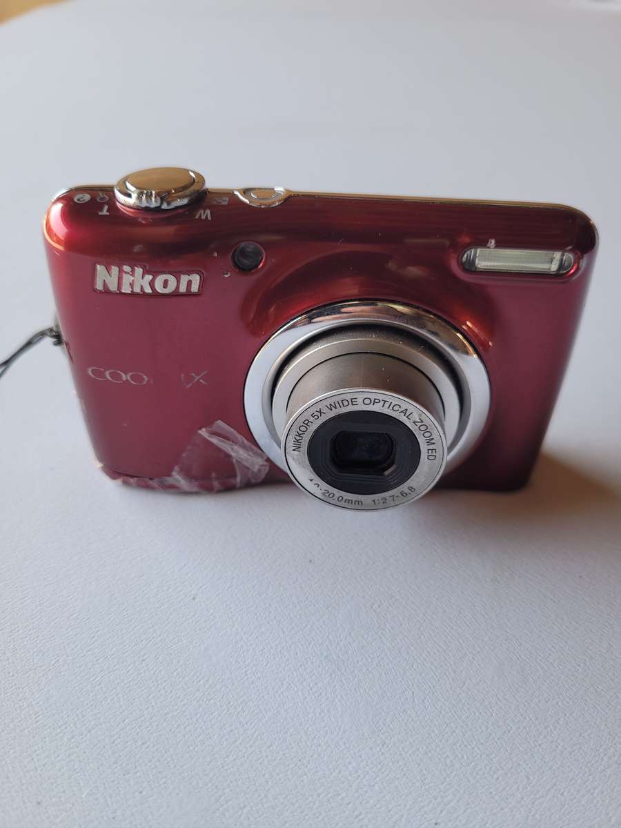 NIKON COOLPIX CAMERA