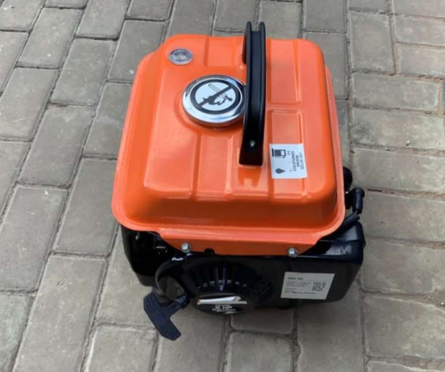 STRAMM 750 W GENERATOR