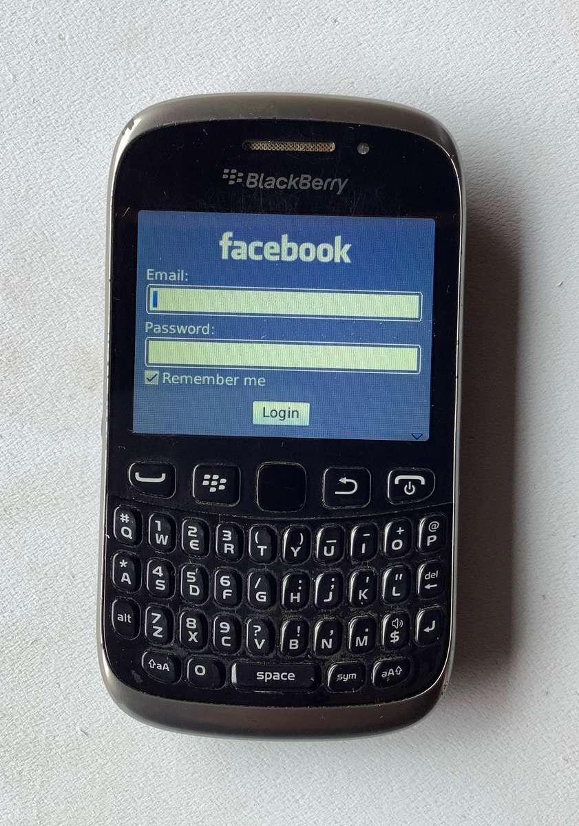 BLACKBERRY CURVE 8520