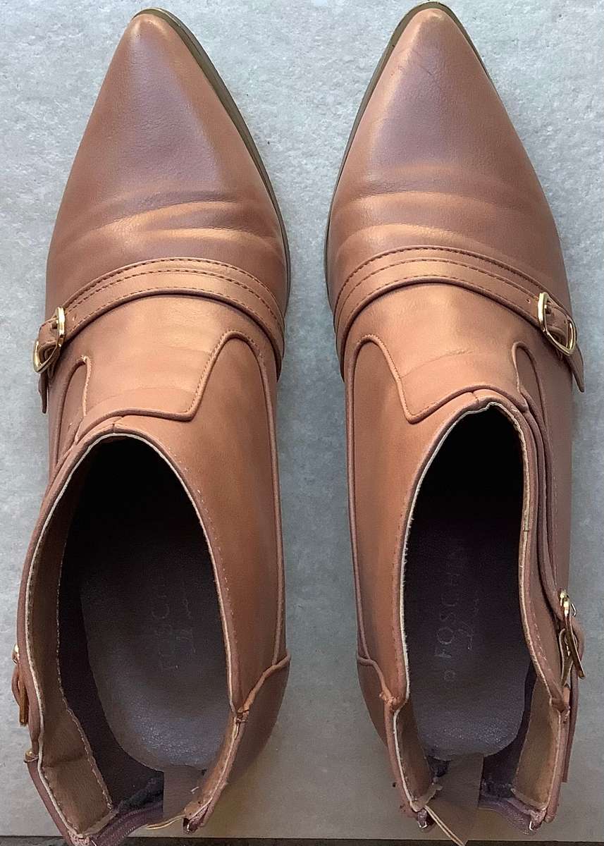 Brown Boot, women Size 6