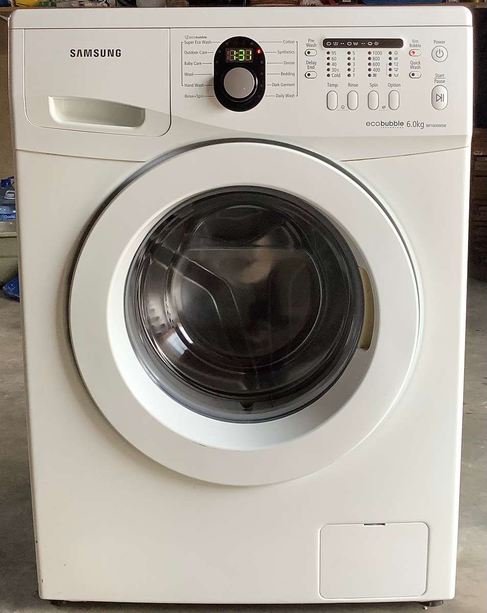 SAMSUNG FRONT LOADER WASHING MACHINE. (please read the Advert)