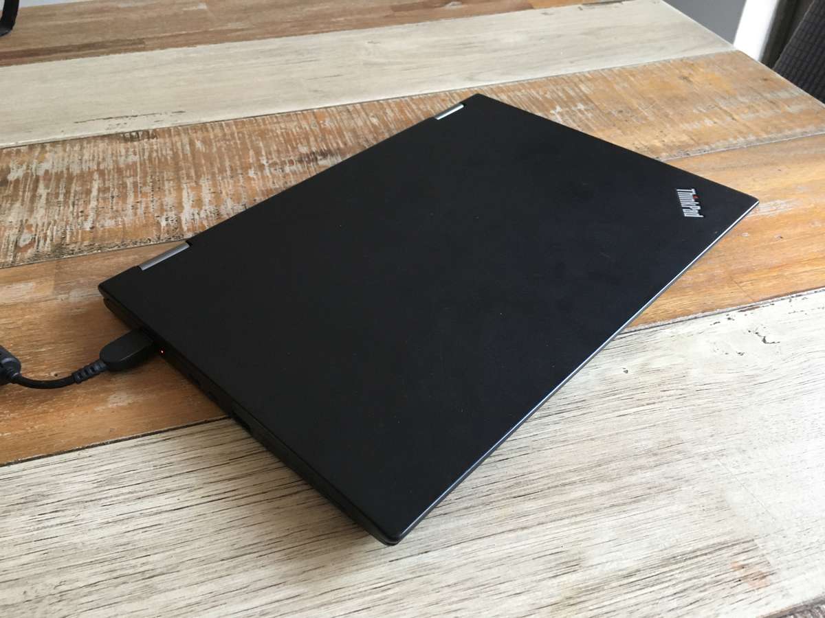 *** GREAT Condition!!! *** Lenovo Yoga 370 Core i5 7300U