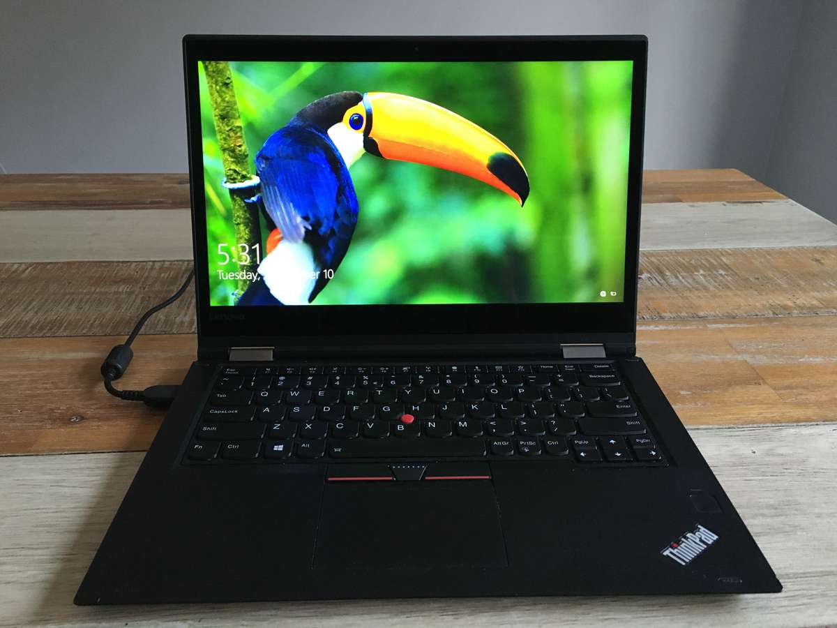 *** GREAT Condition!!! *** Lenovo Yoga 370 Core i5 7300U