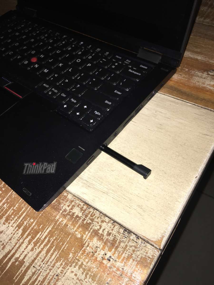 *** GREAT Condition!!! *** Lenovo Yoga 370 Core i5 7300U
