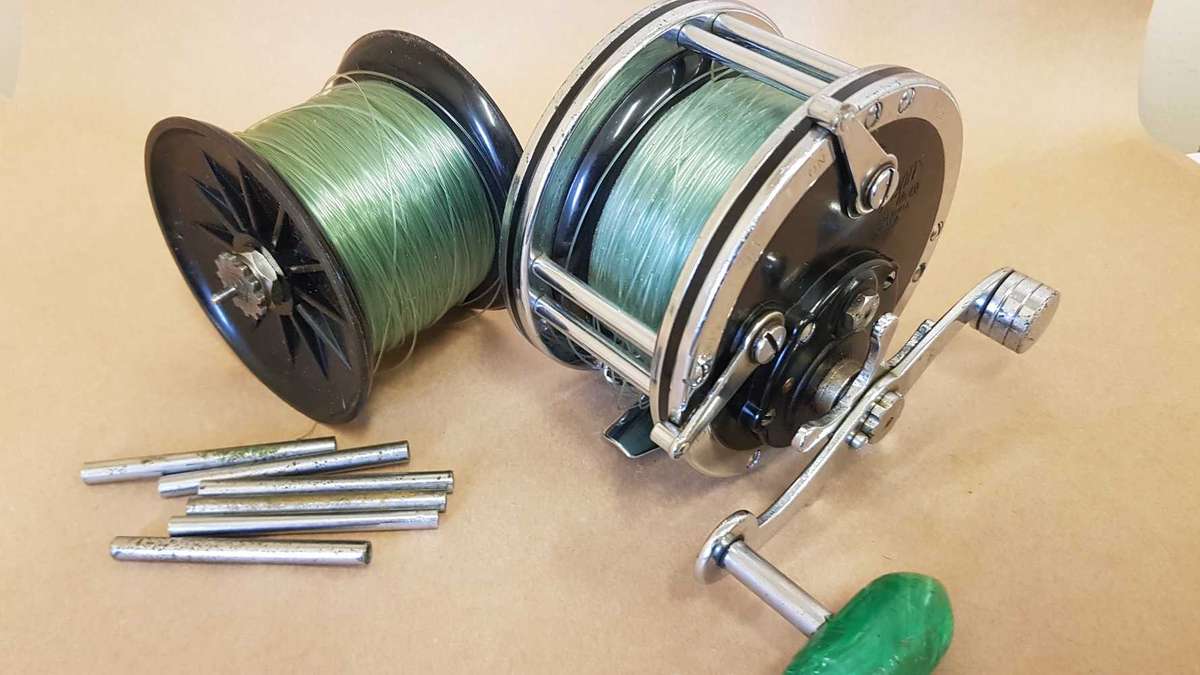 Penn 49 Super mariner. Narrow /  wide spool . 2 extra spools.