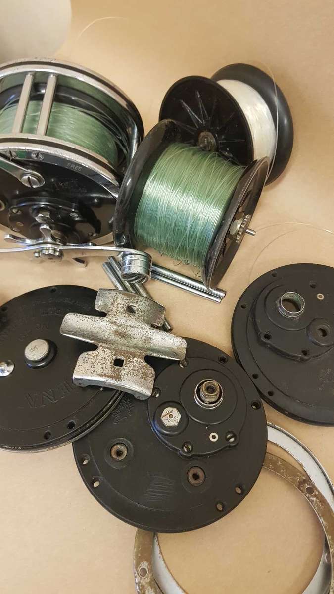 Penn 49 Super mariner. Narrow /  wide spool . 2 extra spools.