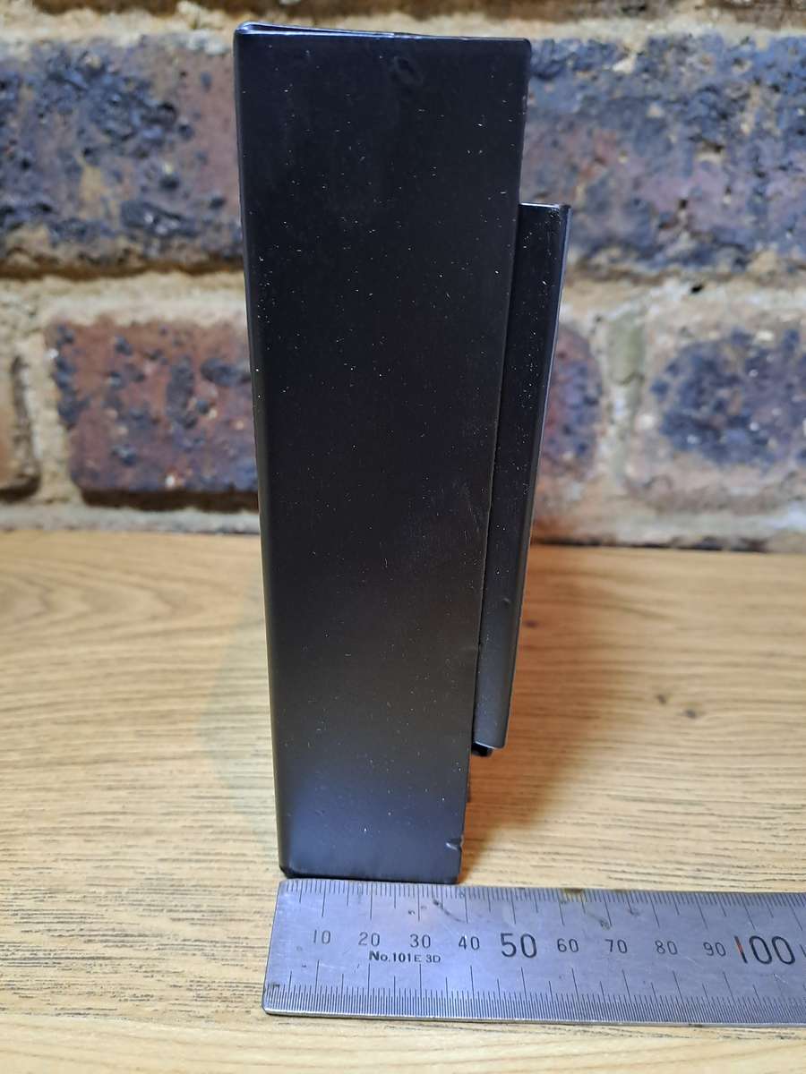 Air rifle or air pistol flat pellet trap comes with 5x targets