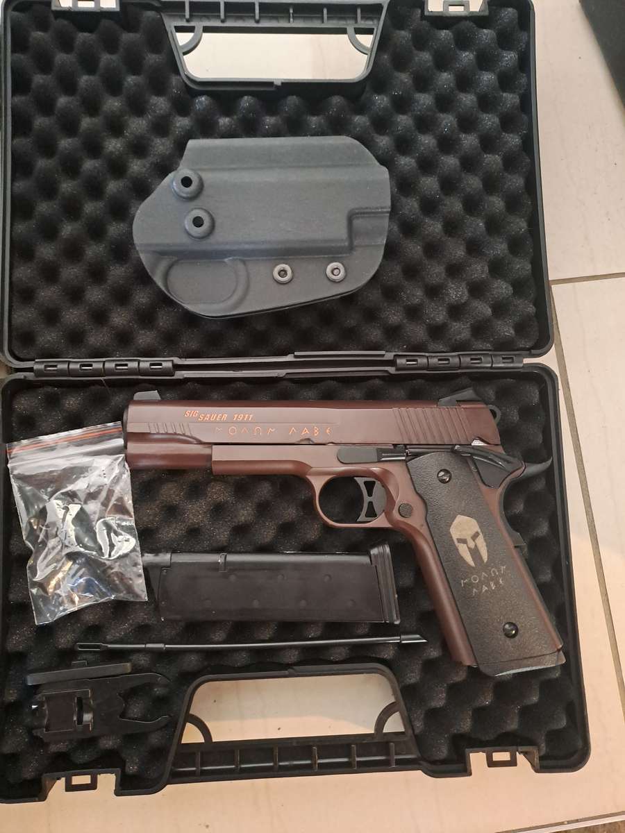 Airsoft pistol Sig Sauer 1911 green gas with kit