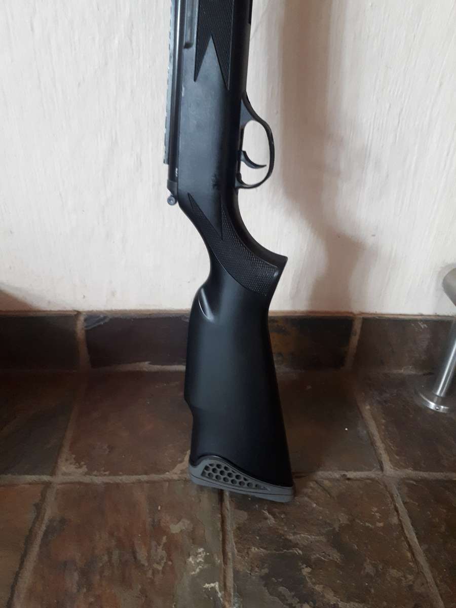 Air rifle Hatsan model 125 .177 cal black synthetic in nice condition