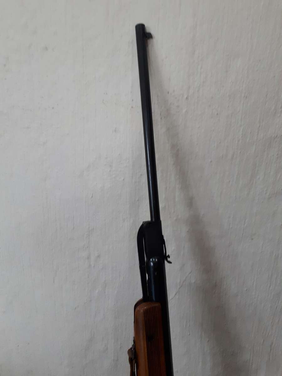 Air rifle vintage Relum supper .177 cal with sling