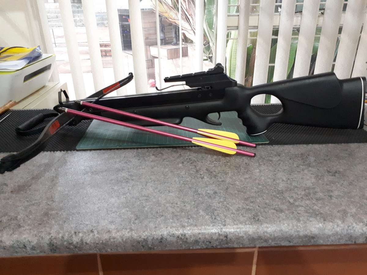 Crossbow Seawolf Guerilla 150 pound with 2 new bolts