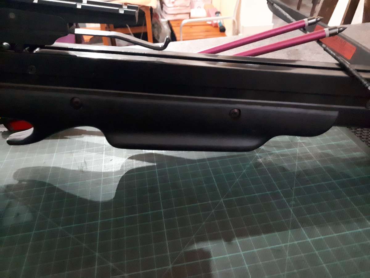 Crossbow Seawolf Guerilla 150 pound with 2 new bolts