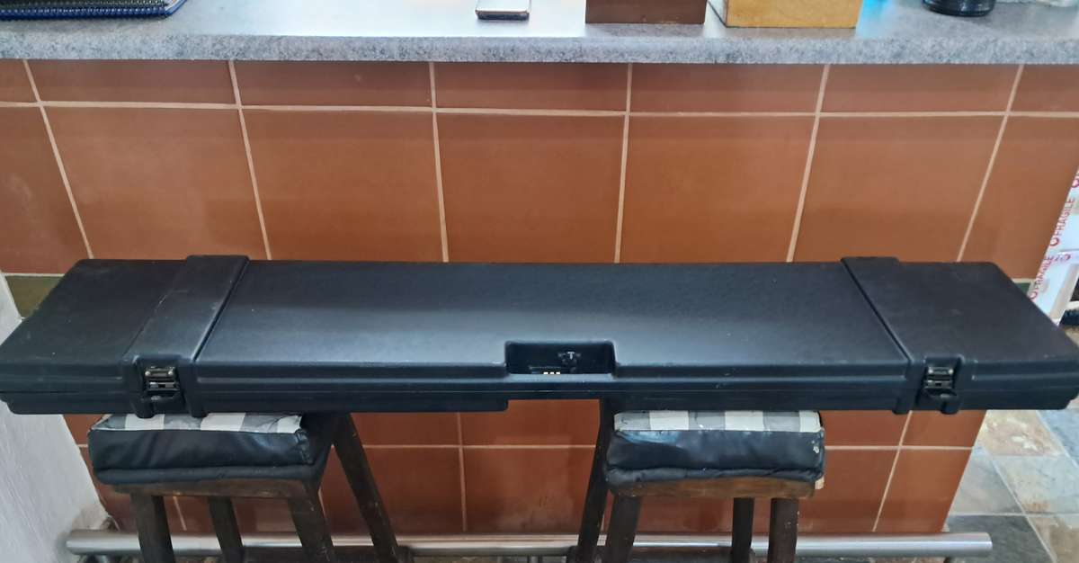 Rifle/Air rifle case black hard shell foam lined discription has details