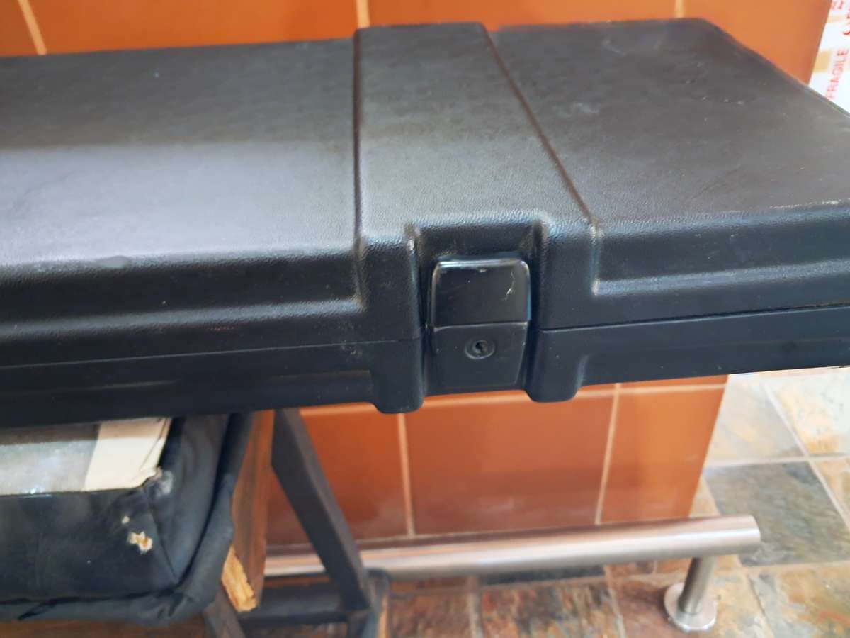 Rifle/Air rifle case black hard shell foam lined discription has details