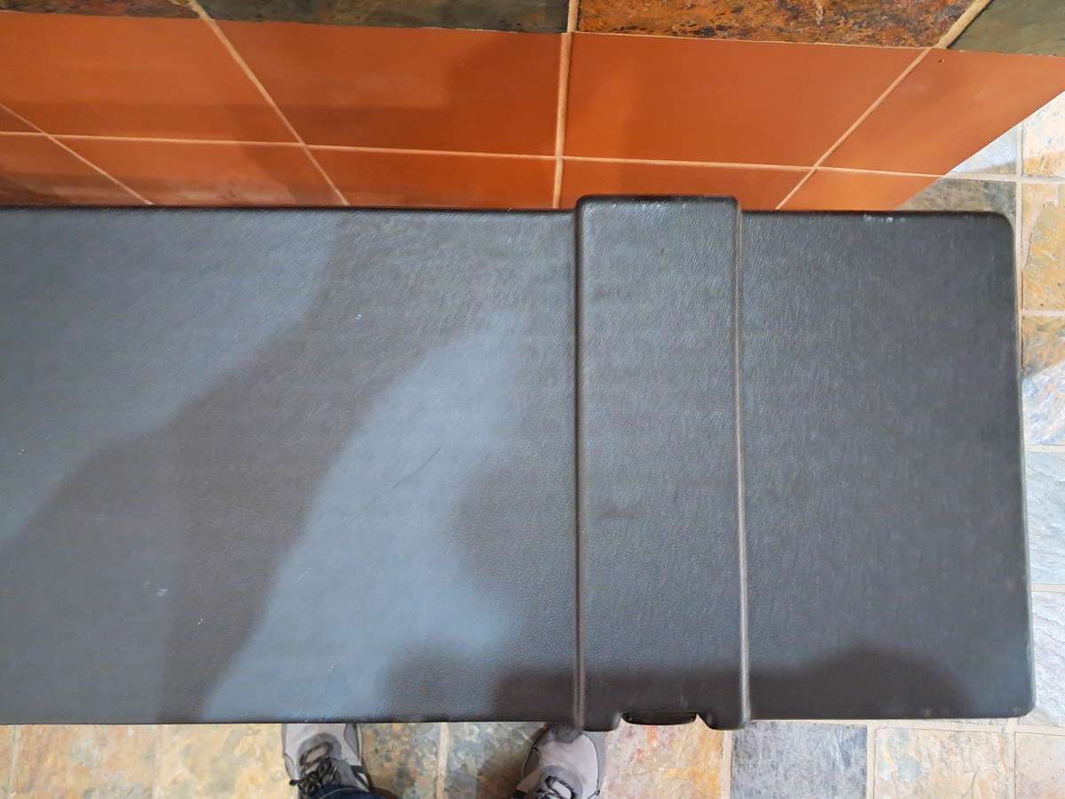 Rifle/Air rifle case black hard shell foam lined discription has details