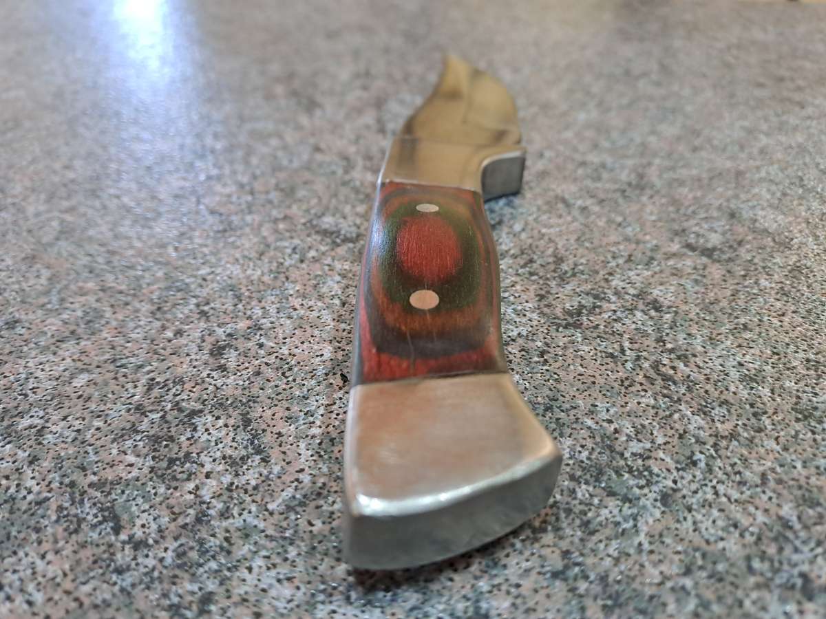 Hunting knife hand made laminated wood scales