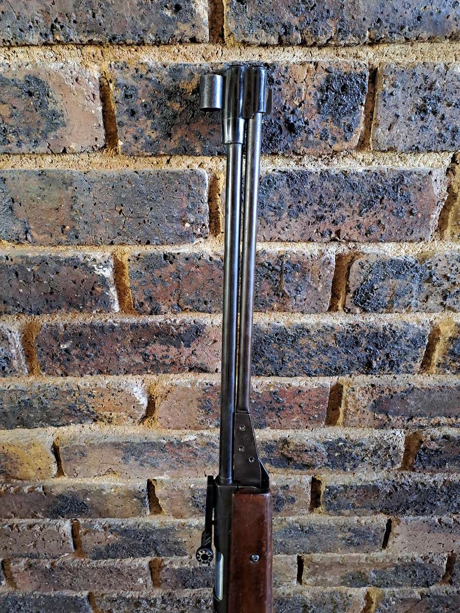 Vintage Air rifle AT33 branded a unique Underliever