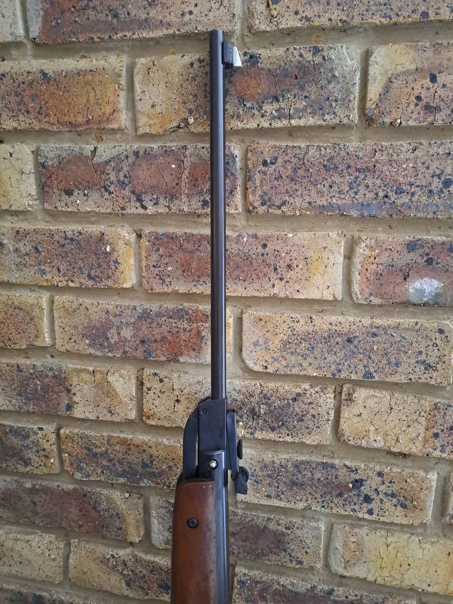 Air rifle RARE 1968 Diana model 26D .177 in working condition